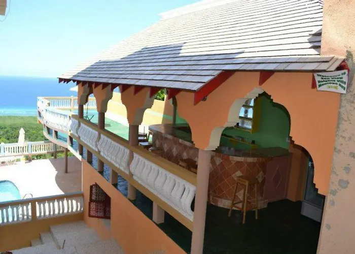 Pensión Sea View Heights 4*